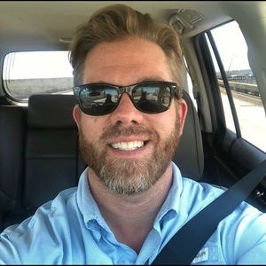 Meet your Posher, Casey